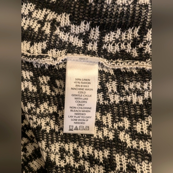 Black Off White V-neck Patterned Linen Blend Poncho Size XS/Small - Picture 7 of 7